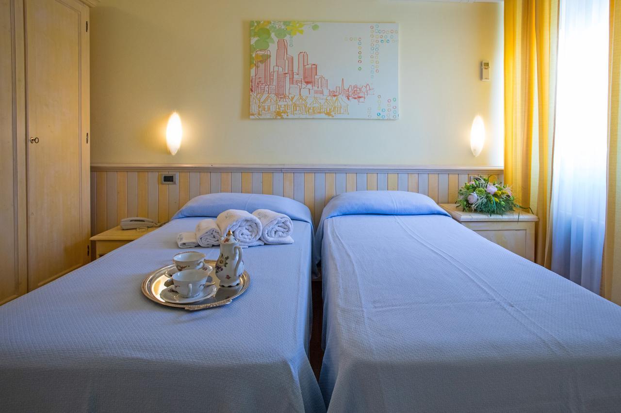 Hotel Massimo Marina di Cecina Eksteriør bilde