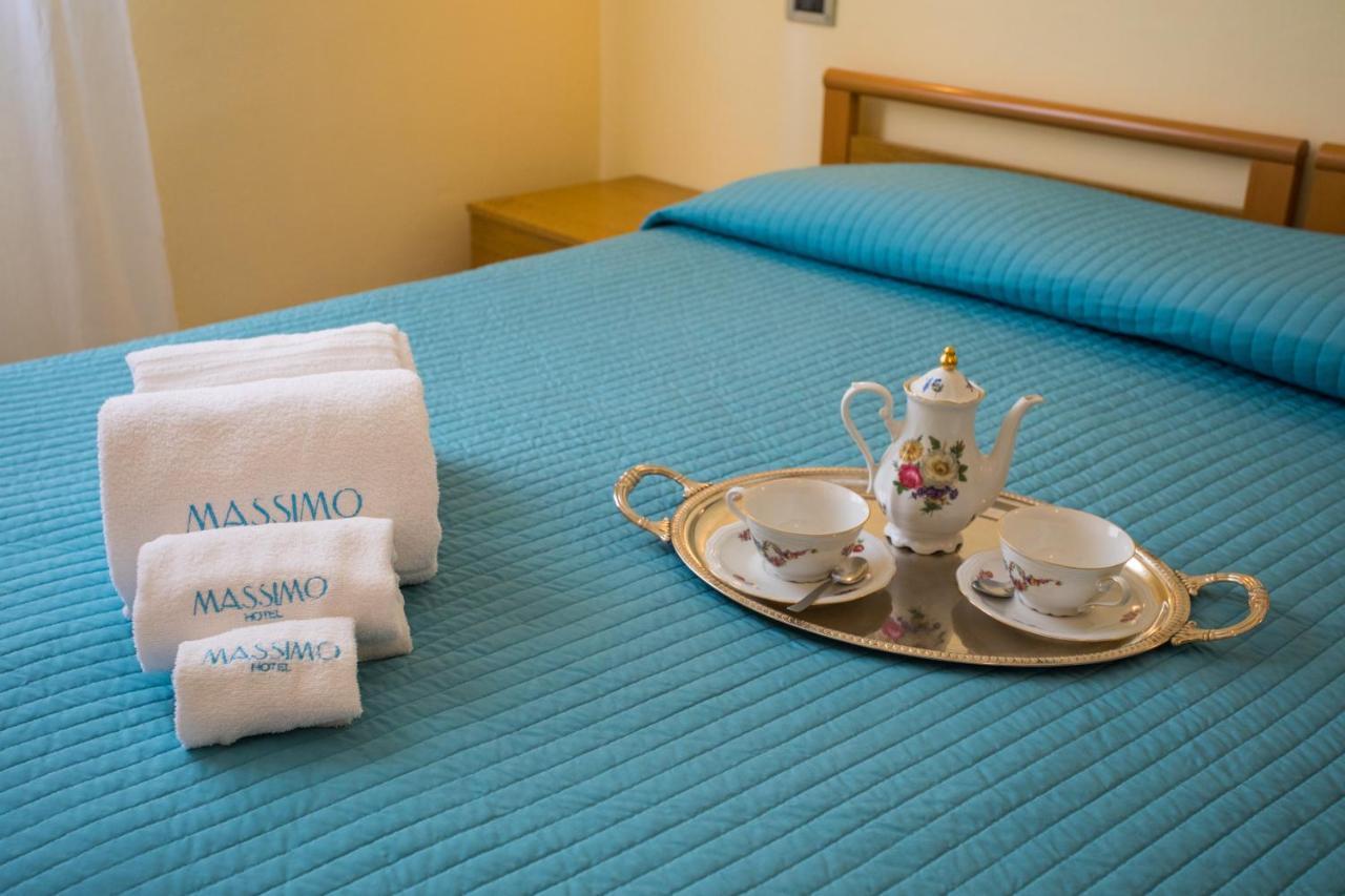 Hotel Massimo Marina di Cecina Eksteriør bilde