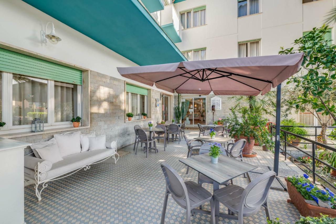 Hotel Massimo Marina di Cecina Eksteriør bilde