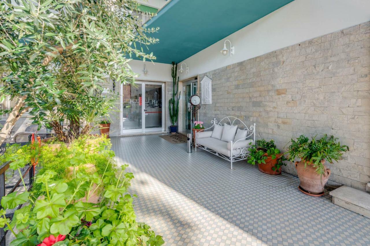 Hotel Massimo Marina di Cecina Eksteriør bilde
