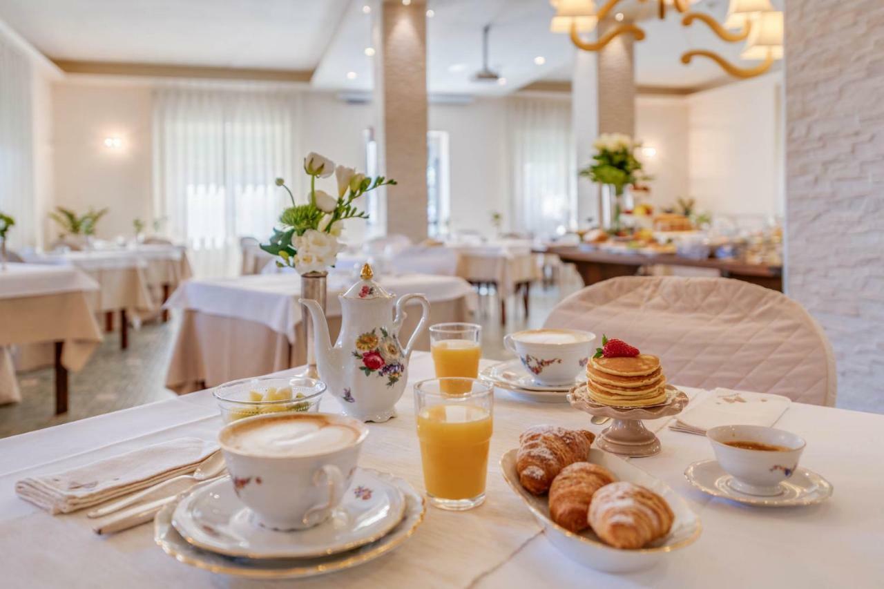 Hotel Massimo Marina di Cecina Eksteriør bilde