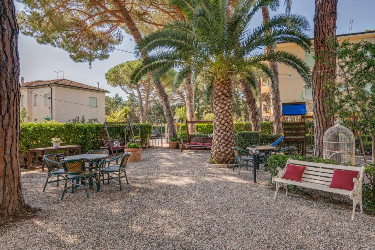 Hotel Massimo Marina di Cecina Eksteriør bilde